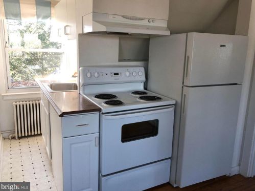 1943 Arlington Ridge Rd, Arlington VA  22202-1630 exterior