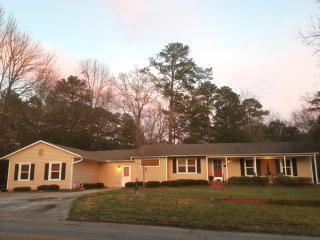 2481 Kingsley Dr, Macon, GA 31204-1718