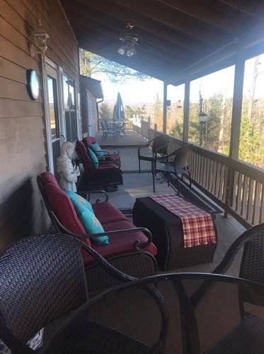 721 Hickory Dr, Mineral Bluff, GA 30559-2428