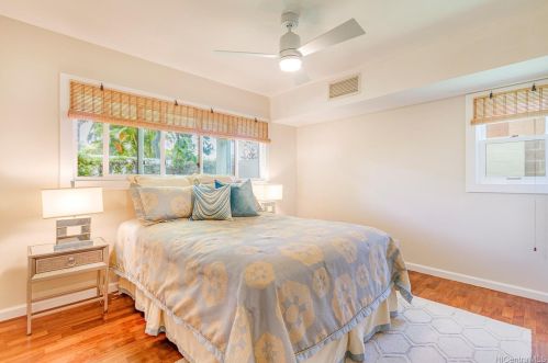 919 Kealaolu Pl, Honolulu HI  96816-5420 exterior