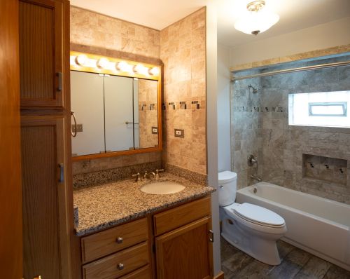 134 Sunnyside Ave, Elmhurst IL  60126-3212 exterior