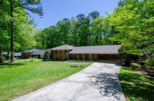 3149 King Arthur Ct, Atlanta, GA 30345-2121