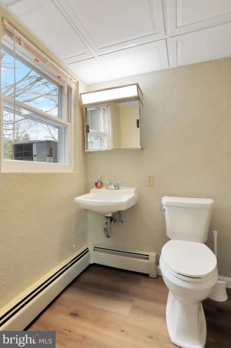 60 Baugher Dr, Hanover PA 17331-4004 exterior