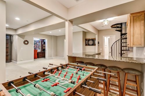 137 Oxford Ave, Willowbrook IL  60514-1151 exterior