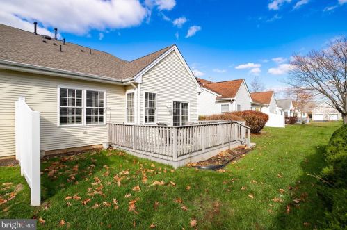 173 Meadowlark Dr, Trenton NJ  08690-3545 exterior