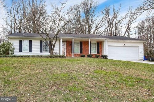6122 Camelback Ln, Columbia MD  21045-3812 exterior