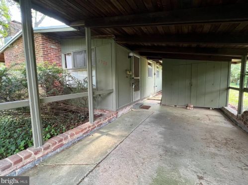3320 Laurel Ct, Falls Church, VA 22042-3324