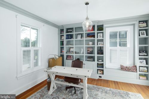 220 Washington Ave, Tavistock NJ 08033-3323 exterior