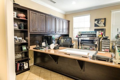 16352 Sierra Heights Dr, Riverside CA  92503-8457 exterior