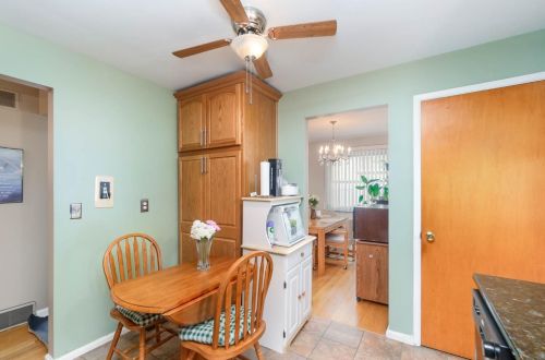 8974 Daly Rd, Cincinnati OH 45231-4637 exterior