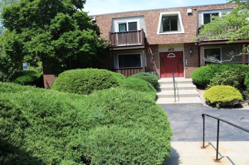 25 School St, Westerly RI  02891-2273 exterior