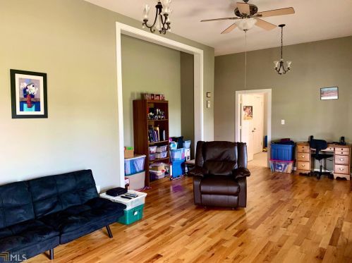 47 Laurel Ave, Comer, GA 30629-3475