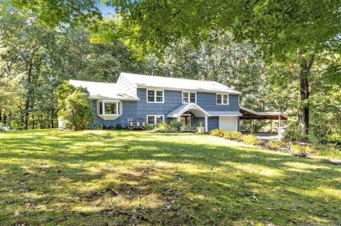 63 Birchwood Rd, Upper Stepney, CT 06468-1024