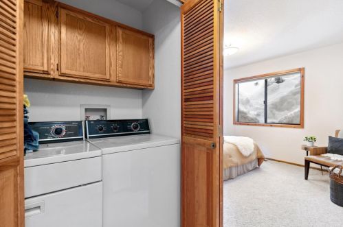 11400 Sitzmark Way, Truckee CA  96161-6129 exterior