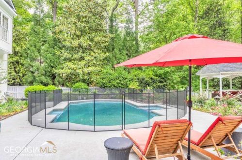 5465 Chelsen Wood Dr, Duluth GA  30097-2436 exterior