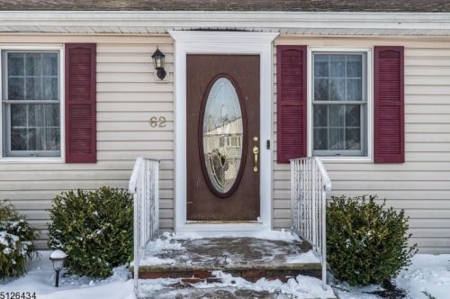 62 Haddon Rd, Parsippany, NJ 07054-3011
