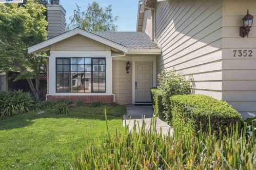 7352 Elmwood Cir, Pleasanton, CA 94588-4879