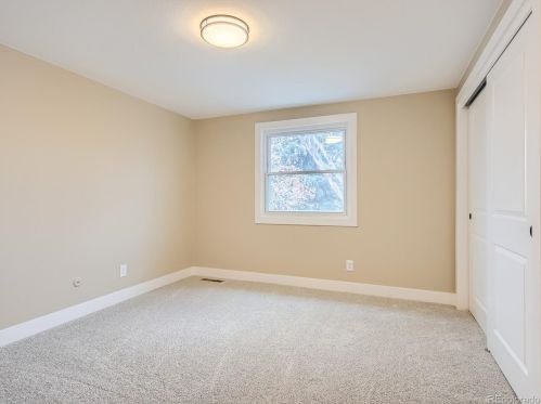 7083 Oneida Cir, Englewood CO  80112-1125 exterior