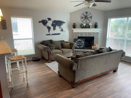 2737 Castro Ln, Fort Worth, TX 76108-4983