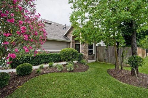 111 Kentwick Pl, Conroe TX  77384-5111 exterior