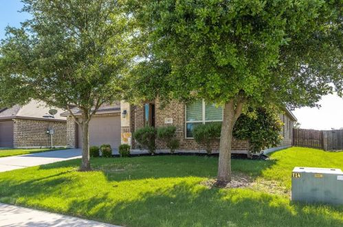 901 Abbey Ln, Midlothian TX  76065-1365 exterior