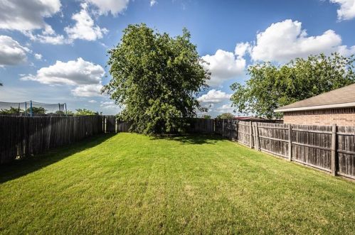 5736 Parkview Hills Ln, Fort Worth TX  76179-6714 exterior