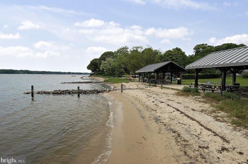 16 Severn Riv Rd, Severna Park MD 21146-4659 exterior