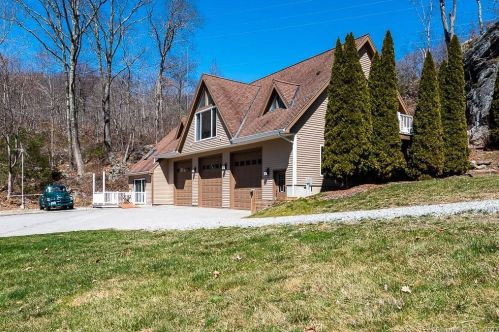 65 Bokum Rd, Chester CT  06412-1339 exterior