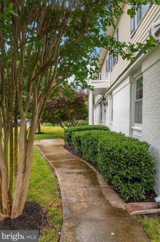 302 Country Club Dr, Leesburg, VA 20175-4312