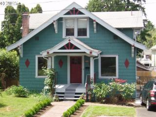 8825 30th Ave, Portland, OR 97219-3955