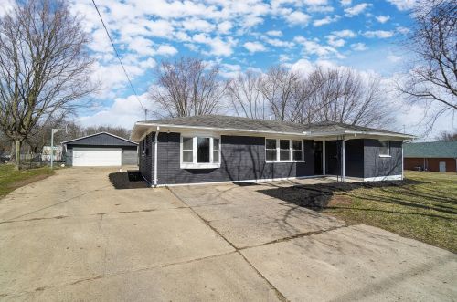 2410 Home Rd, Springfield OH  45503-2523 exterior