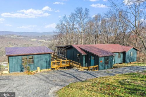 1034 Toms Knob Approach, Lost City WV 26810-8428 exterior
