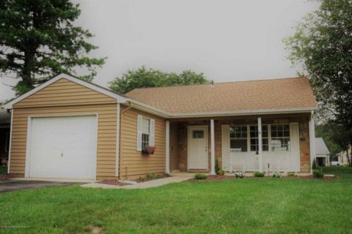 36 Buckingham Dr, Lakehurst, NJ 08759-6723