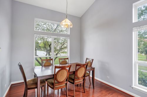 841 Tamarac Dr, Carol Stream IL  60188-4427 exterior