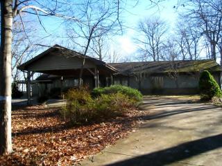 3521 Howard Gap Rd, Saluda, NC 28773-9853