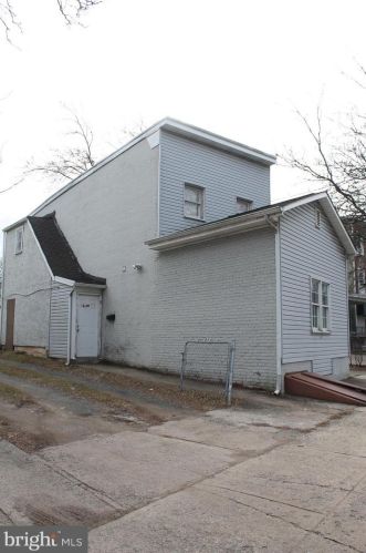 1615 State St, Trenton, NJ 08609-1811