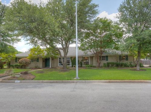 4317 Kirkland Dr, Fort Worth, TX 76109-4902