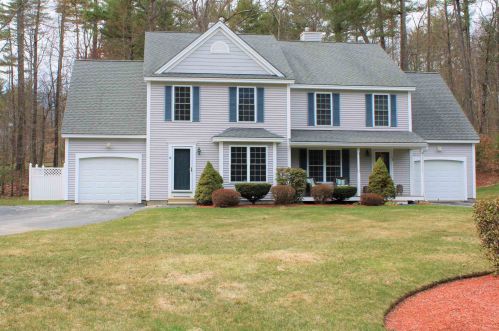10 Belleview Dr, Amherst, NH 03031-3051
