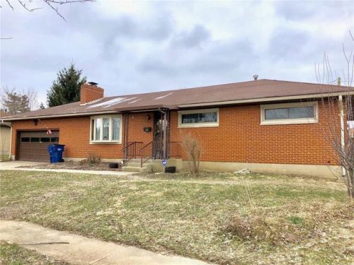 4485 Phoenix Dr, Springfield OH  45503-6325 exterior