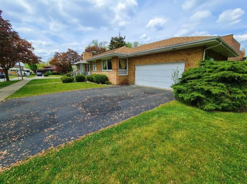 7356 Carol St, Niles, IL 60714-2102