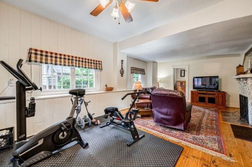 689 Cumberland Cir, Atlanta GA  30306-3256 exterior