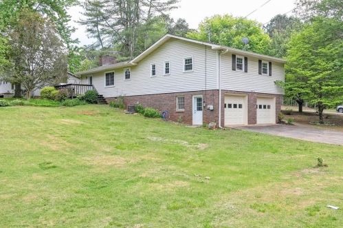 238 Sharon Dr, Holly Springs, GA 30115-9641