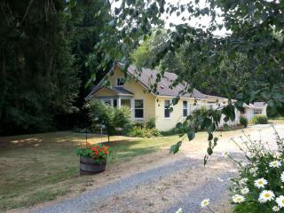 20605 111th Ave, Vashon, WA 98070-6427