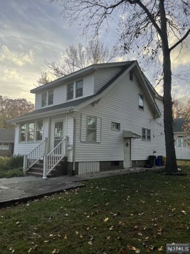 1484 Sylvan Ter, Teaneck, NJ 07666-6048