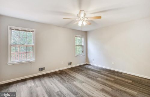 7305 Langsford Ct, Springfield VA  22153-1536 exterior