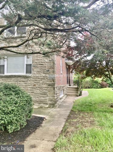 6477 Ardleigh St, Philadelphia PA  19119-3902 exterior