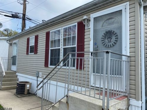 33 Coke Ave, Avenel, NJ 07001-1912