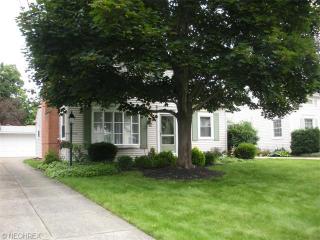 1061 Fresno Dr, Cleveland OH  44145-2728 exterior