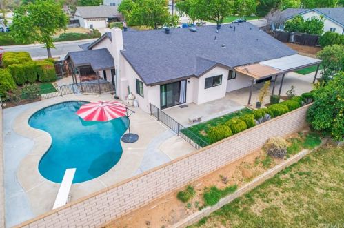 5545 Gloucester Way, Riverside CA  92506-3425 exterior