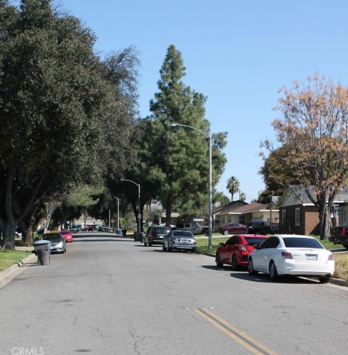 2533 Prospect Ave, Riverside CA  92507-5740 exterior